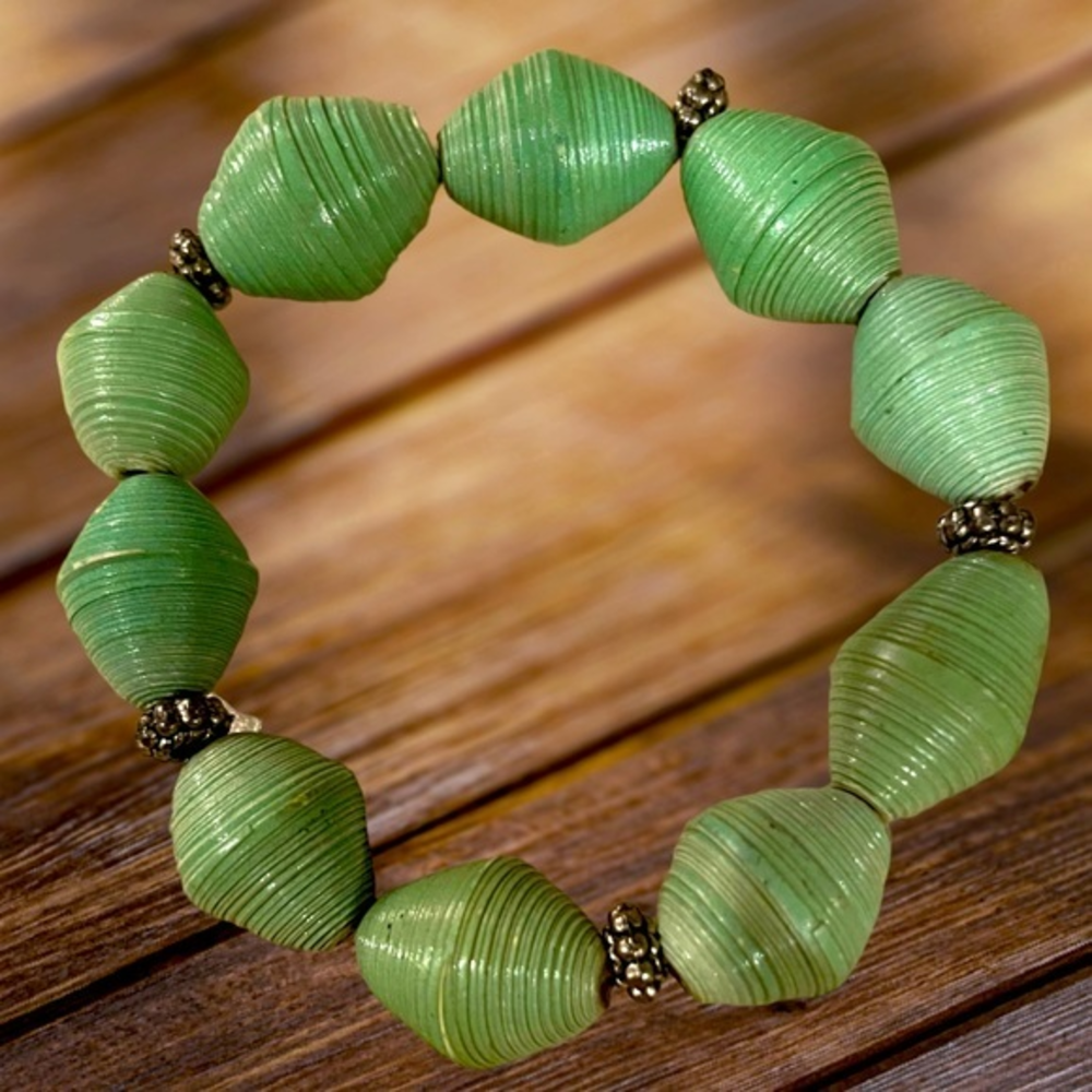 2/$25‎ Green beaded bracelet, NWOT